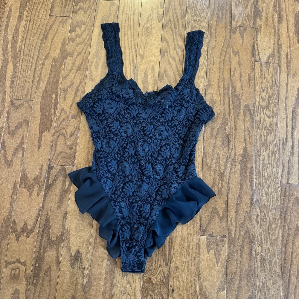 Victoria's Secret‎ Women's Black Lace Bodysuit Ruffle Bow Romantic M